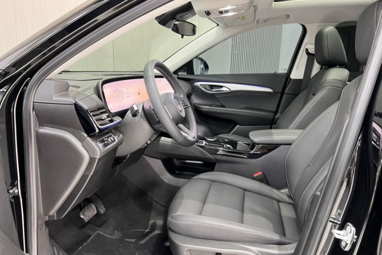 Used Buick Envision 2025 25T Entry-Grade Platinum Edition Interior 3