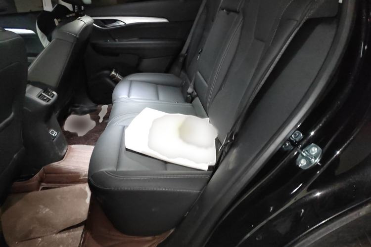 Used Buick Envision 2025 Encore Plus 28T Two-Wheel-Drive Platinum Edition Interior 4