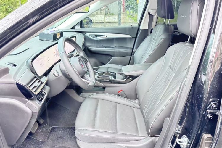 Used Buick Envision 2025 Encore Plus Four-Wheel Drive Avenir Interior 4