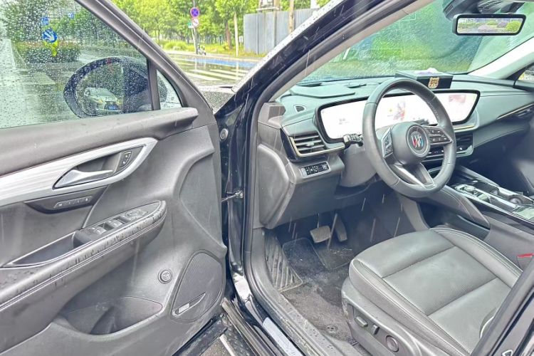 Used Buick Envision 2025 Encore Plus Four-Wheel Drive Avenir Interior 5
