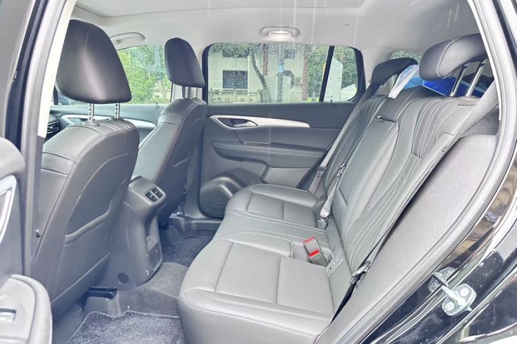 Used Buick Envision 2025 Encore Plus Four-Wheel Drive Avenir Interior 7