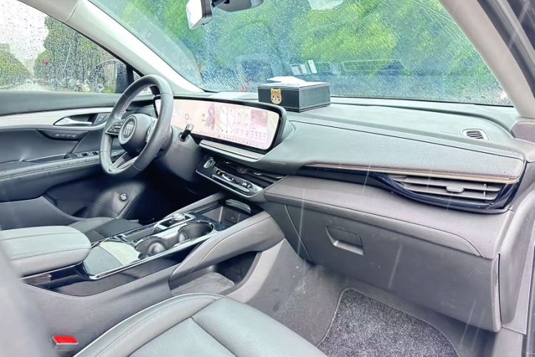 Used Buick Envision 2025 Encore Plus Four-Wheel Drive Avenir Interior 8