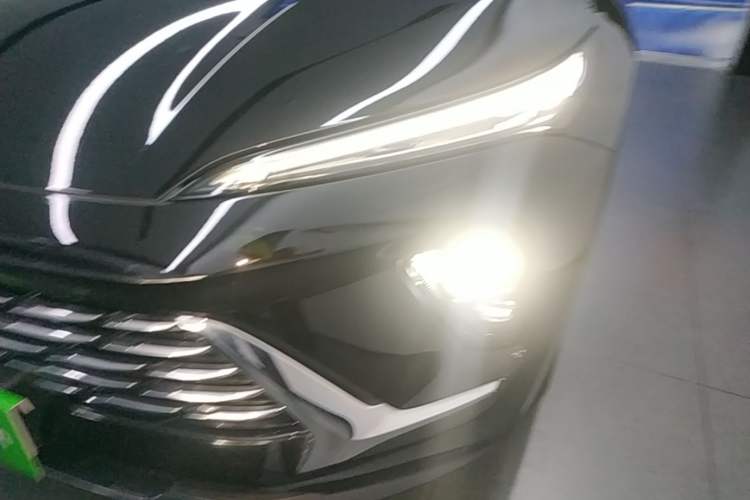 Used Buick Envision 2025 25T Entry-Grade Platinum Edition Left Front Headlight