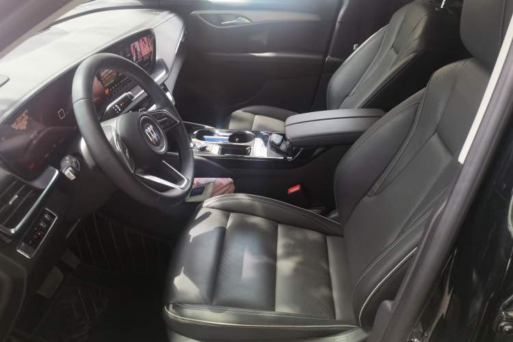 Used Buick Envision 2025 Encore Plus 28T Two-Wheel-Drive Platinum Edition Left Front Seat