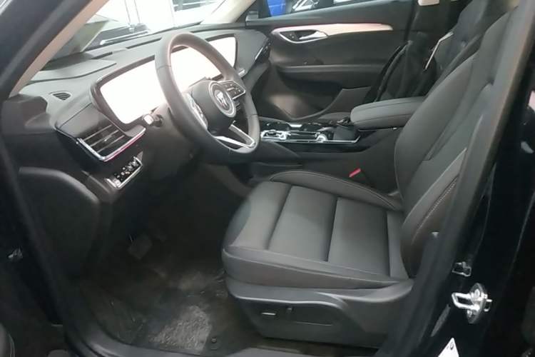 Used Buick Envision 2025 25T Entry-Grade Platinum Edition Left Front Seat