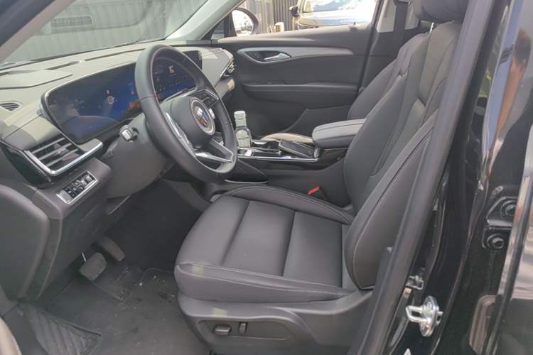 Used Buick Envision 2025 25T Entry-Grade Platinum Edition Left Front Seat