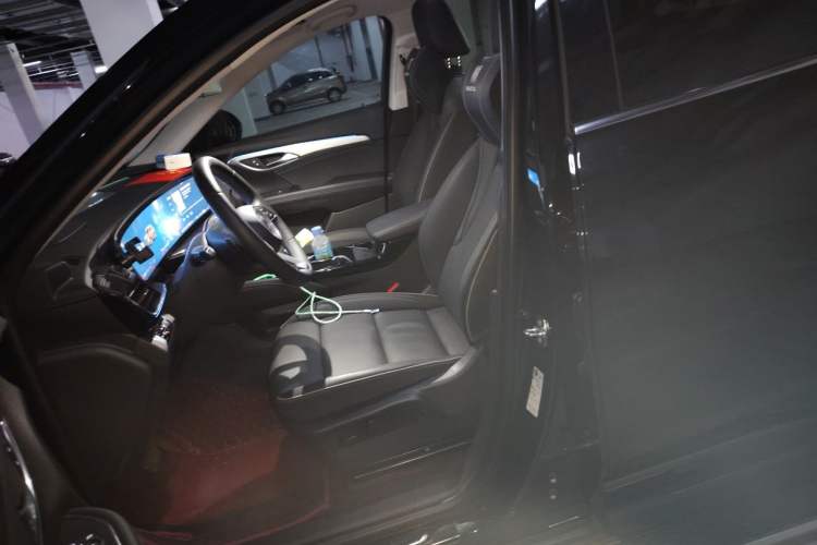 Used Buick Envision 2025 Encore Plus 28T Two-Wheel-Drive Platinum Edition Left Front Seat