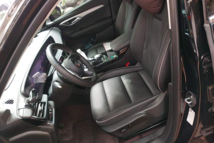 Used Buick Envision 2025 Encore Plus 28T Two-Wheel-Drive Platinum Edition Left Front Seat