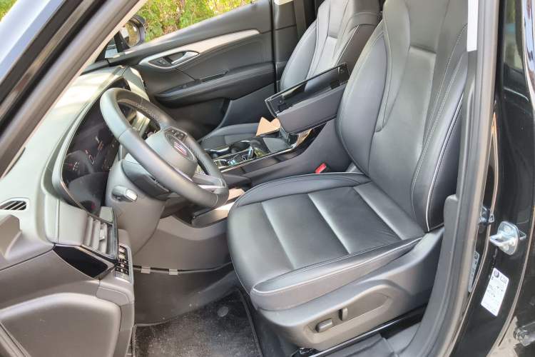 Used Buick Envision 2025 Encore Plus 28T Two-Wheel-Drive Platinum Edition Left Front Seat