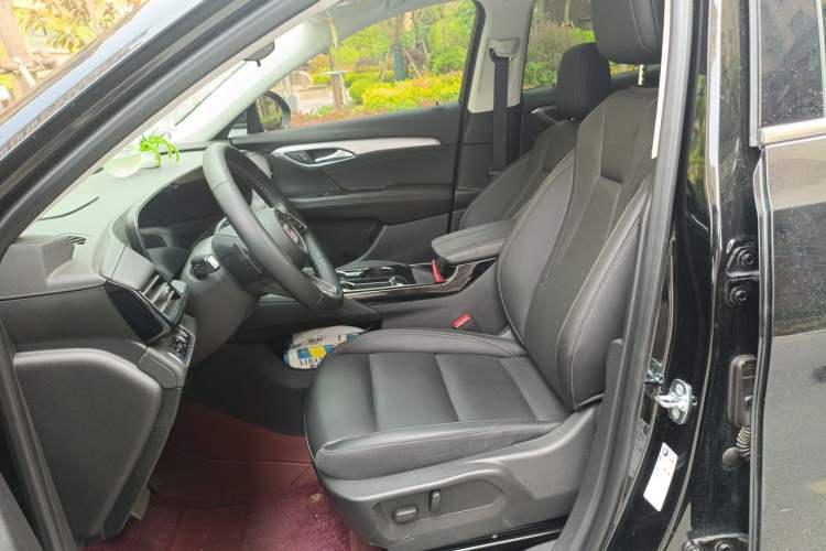 Used Buick Envision 2025 25T Entry-Grade Platinum Edition Left Front Seat