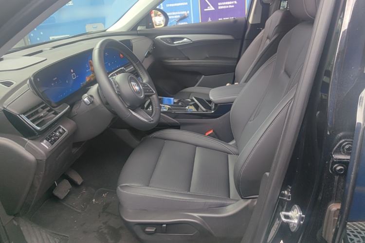 Used Buick Envision 2025 25T Entry-Grade Platinum Edition Left Front Seat