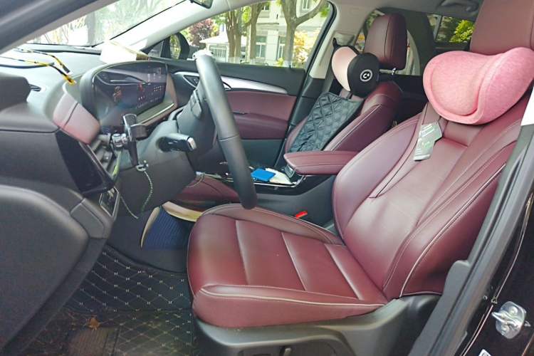 Used Buick Envision 2025 Encore Plus 28T Two-Wheel-Drive Platinum Edition Left Front Seat