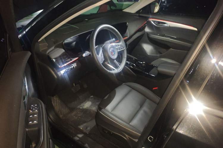 Used Buick Envision 2025 Encore Plus 28T Two-Wheel-Drive Platinum Edition Left Front Seat