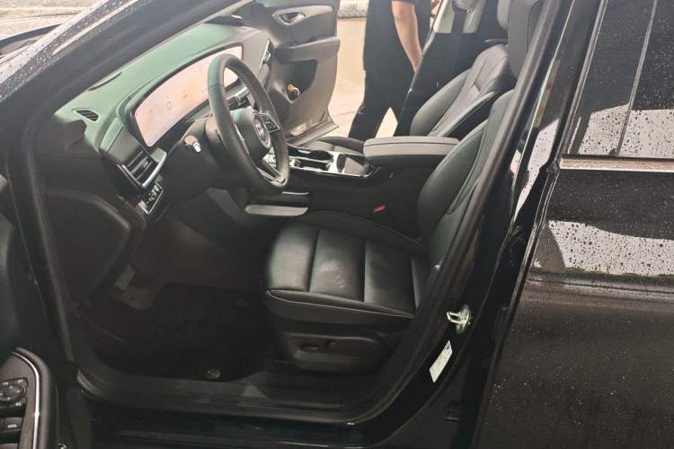 Used Buick Envision 2025 Encore Plus 28T Two-Wheel-Drive Platinum Edition Left Front Seat