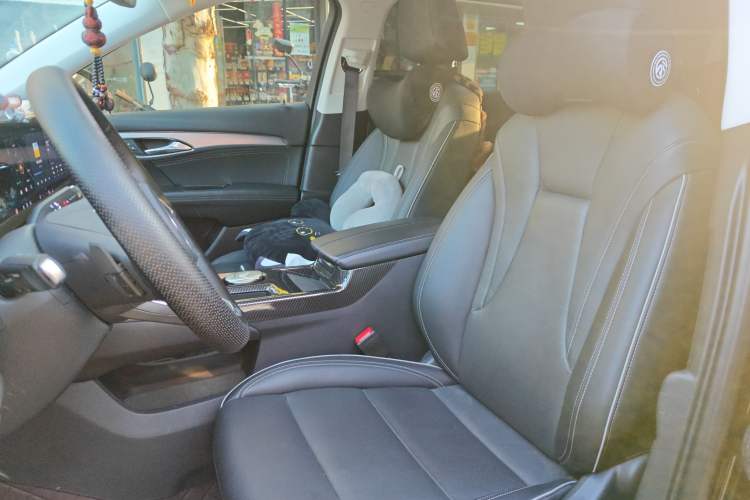 Used Buick Envision 2025 Encore Plus 28T Two-Wheel-Drive Platinum Edition Left Front Seat