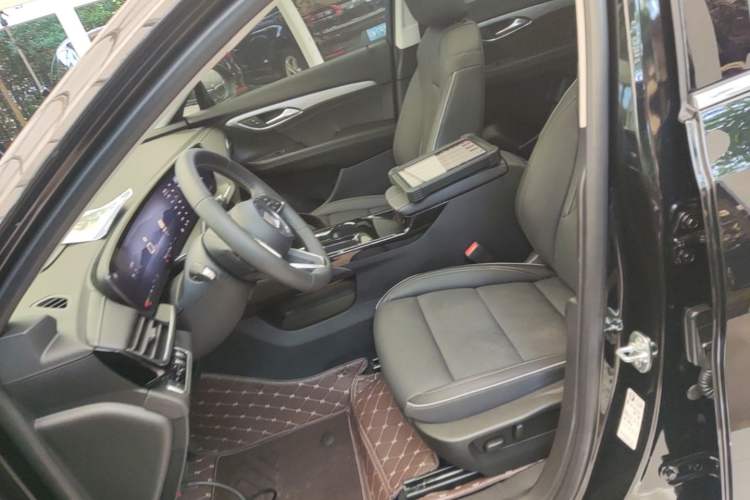 Used Buick Envision 2025 Encore Plus 28T Two-Wheel-Drive Platinum Edition Left Front Seat