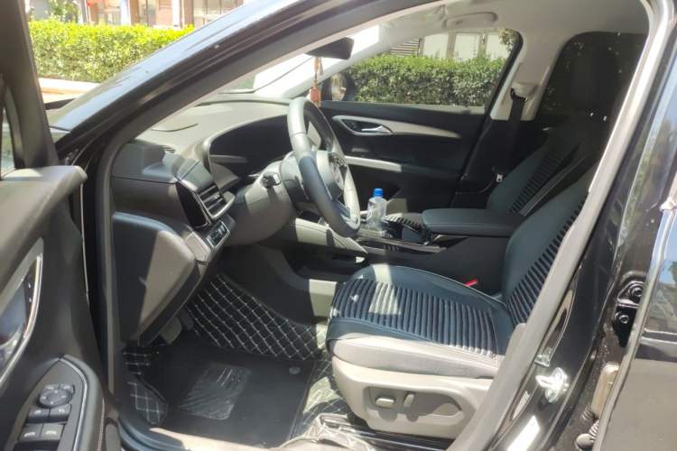 Used Buick Envision 2025 Encore Plus 28T Two-Wheel-Drive Platinum Edition Left Front Seat