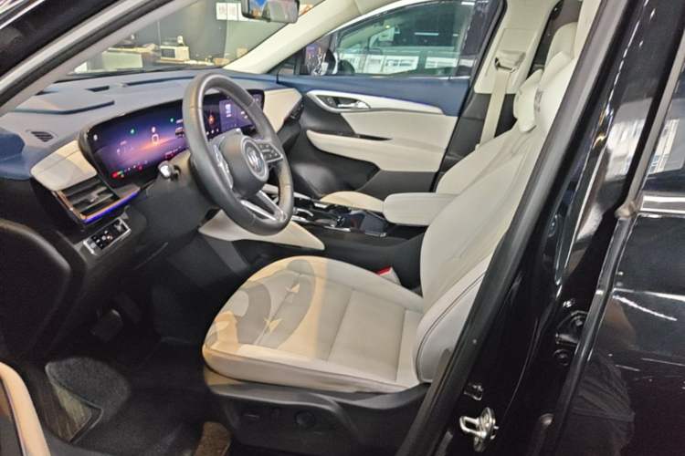 Used Buick Envision 2025 Encore Plus Four-Wheel Drive Avenir Left Front Seat