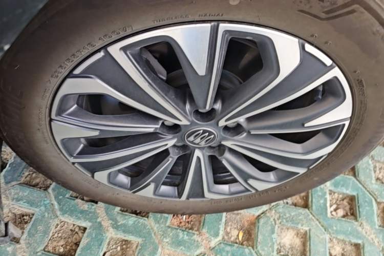 Used Buick Envision 2025 25T Entry-Grade Platinum Edition Left Front Wheel Hub