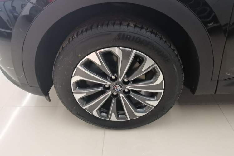Used Buick Envision 2025 25T Entry-Grade Platinum Edition Left Front Wheel Hub