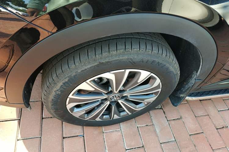 Used Buick Envision 2025 Encore Plus 28T Two-Wheel-Drive Platinum Edition Left Front Wheel Hub