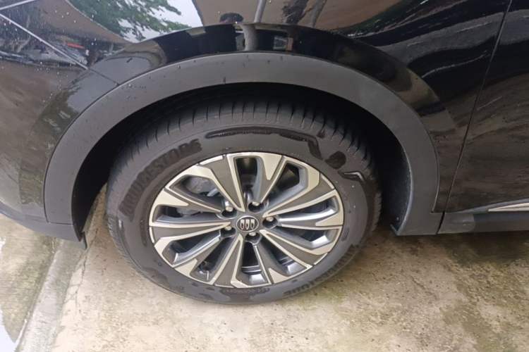 Used Buick Envision 2025 25T Entry-Grade Platinum Edition Left Front Wheel Hub