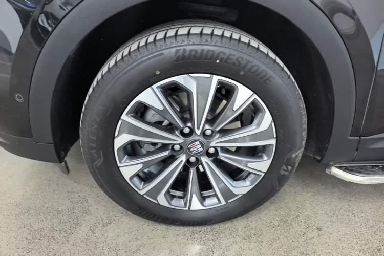 Used Buick Envision 2025 Encore Plus 28T Two-Wheel-Drive Platinum Edition Left Front Wheel Hub