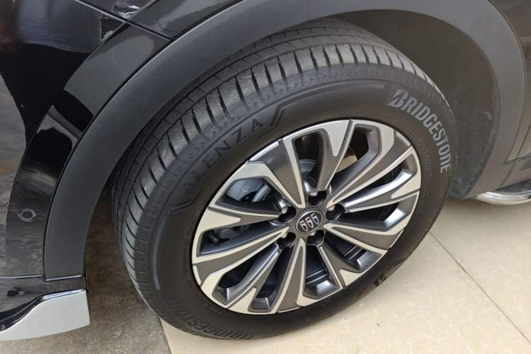Used Buick Envision 2025 Encore Plus 28T Two-Wheel-Drive Platinum Edition Left Front Wheel Hub