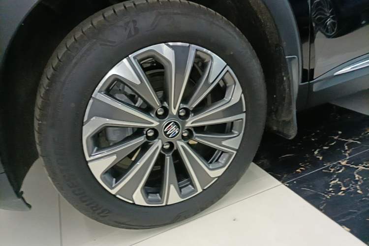 Used Buick Envision 2025 25T Entry-Grade Platinum Edition Left Front Wheel Hub