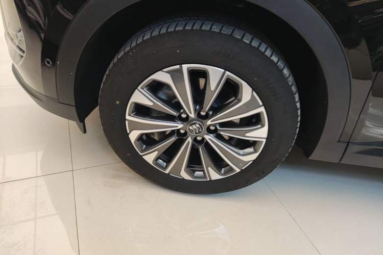 Used Buick Envision 2025 Encore Plus 28T Two-Wheel-Drive Platinum Edition Left Front Wheel Hub