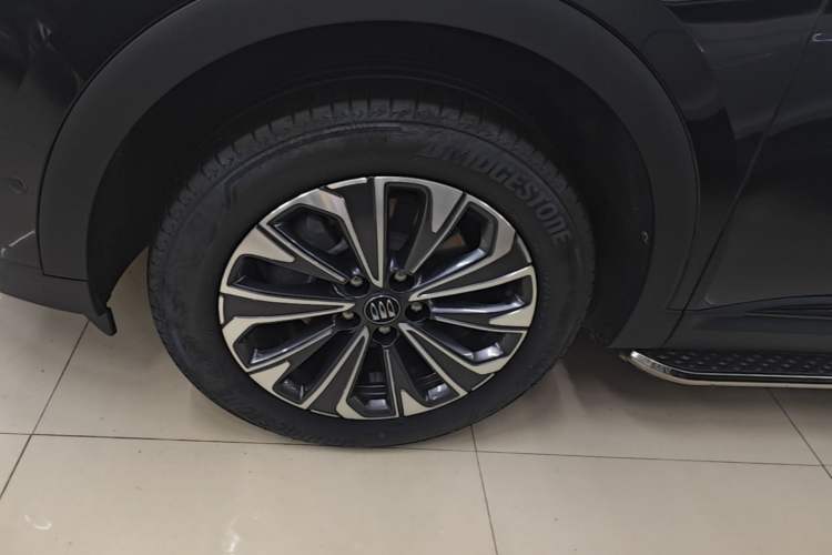 Used Buick Envision 2025 Encore Plus 28T Two-Wheel-Drive Platinum Edition Left Front Wheel Hub