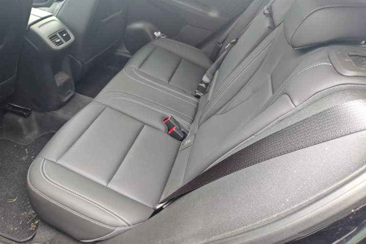 Used Buick Envision 2025 25T Entry-Grade Platinum Edition Left Rear Seat