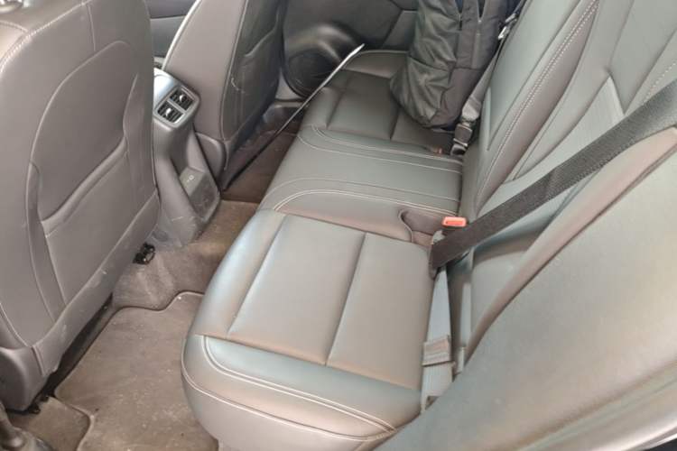 Used Buick Envision 2025 25T Entry-Grade Platinum Edition Left Rear Seat