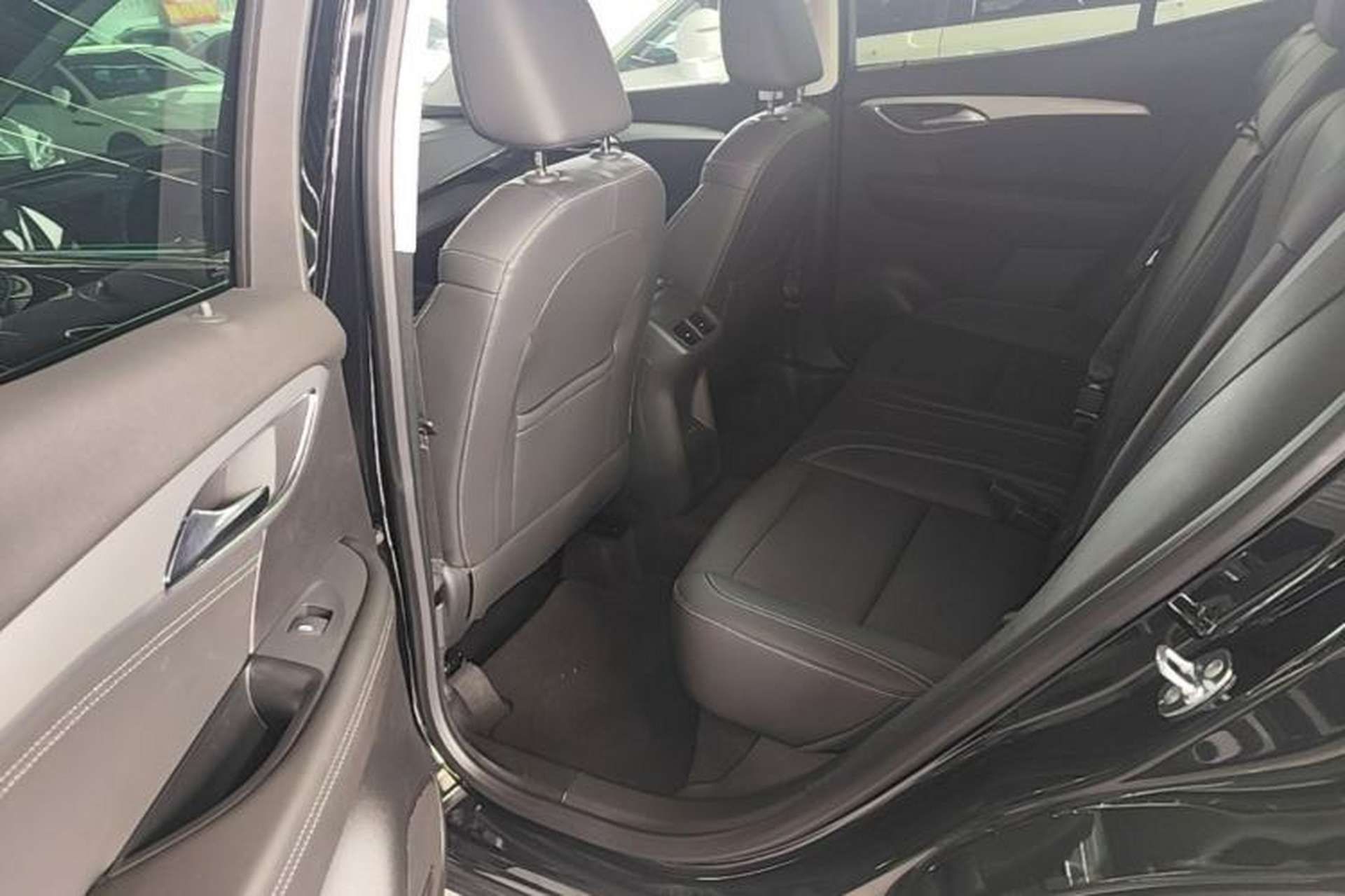 Used Buick Envision 2025 25T Entry-Grade Platinum Edition Left Rear Seat