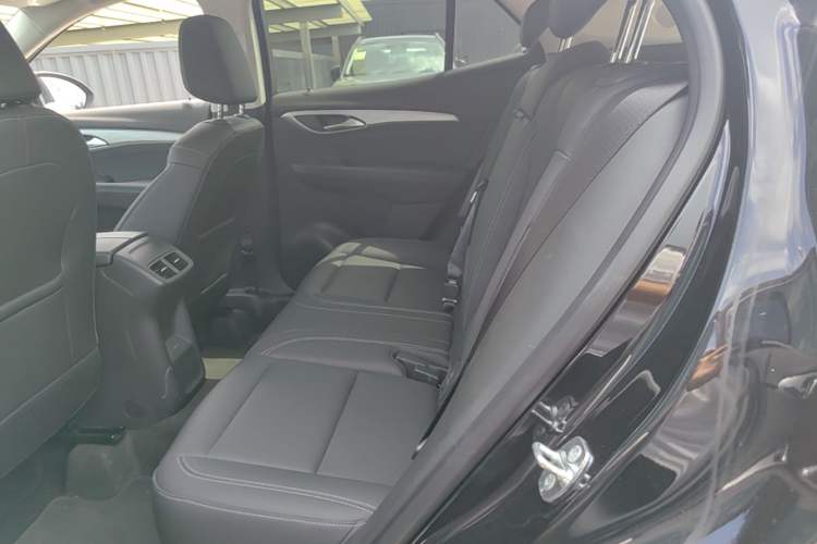 Used Buick Envision 2025 25T Entry-Grade Platinum Edition Left Rear Seat