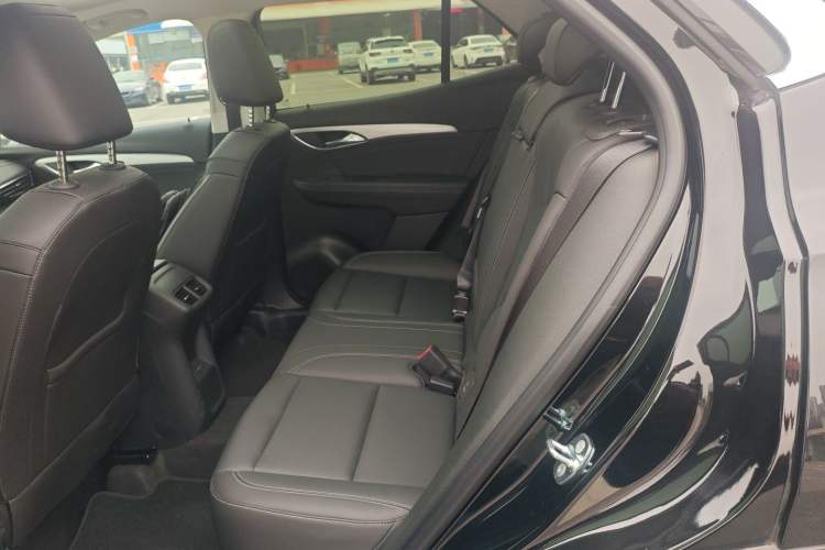 Used Buick Envision 2025 25T Entry-Grade Platinum Edition Left Rear Seat