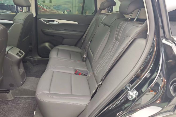 Used Buick Envision 2025 Encore Plus Four-Wheel Drive Avenir Left Rear Seat
