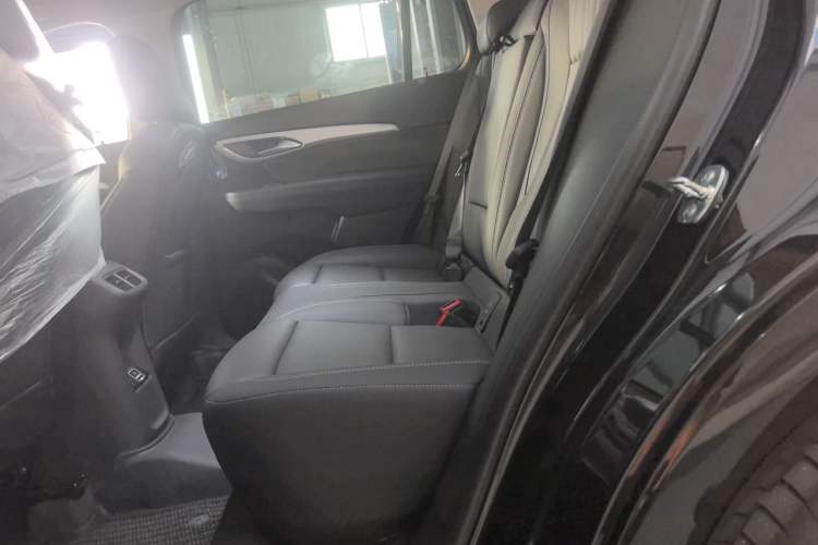 Used Buick Envision 2025 Encore Plus Four-Wheel Drive Avenir Left Rear Seat