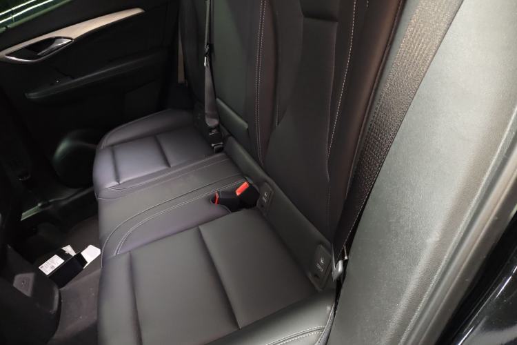 Used Buick Envision 2025 25T Entry-Grade Platinum Edition Left Rear Seat