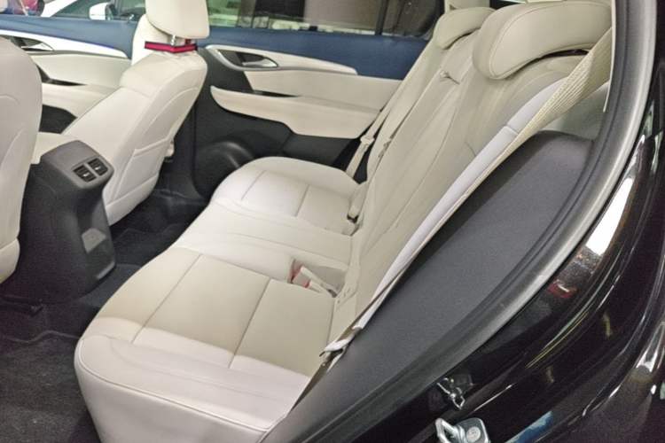 Used Buick Envision 2025 Encore Plus Four-Wheel Drive Avenir Left Rear Seat