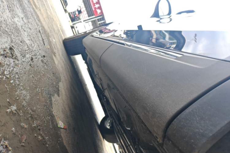Used Buick Envision 2025 25T Entry-Grade Platinum Edition Left Side Sill