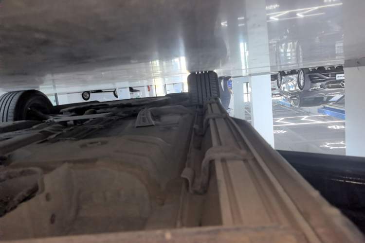 Used Buick Envision 2025 Encore Plus 28T Two-Wheel-Drive Platinum Edition Left Side Sill