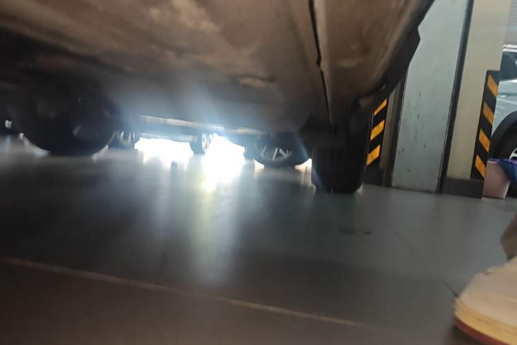 Used Buick Envision 2025 Encore Plus 28T Two-Wheel-Drive Platinum Edition Left Side Sill