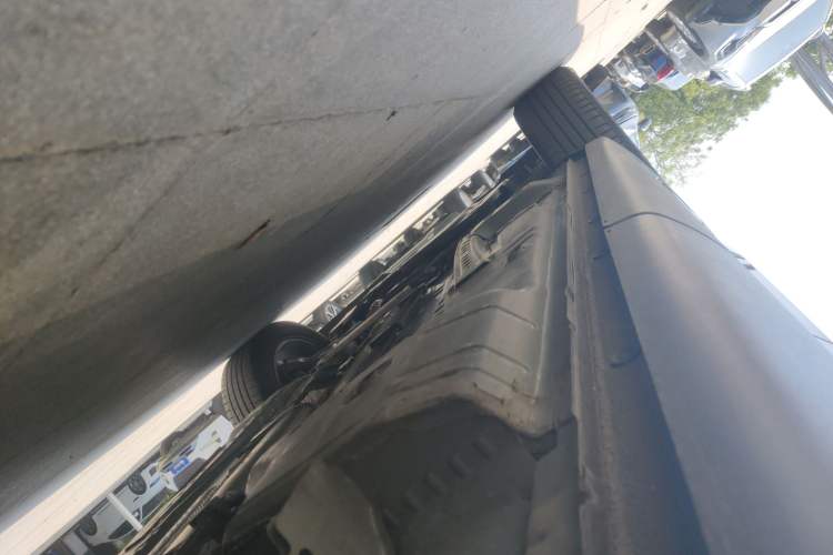 Used Buick Envision 2025 Encore Plus 28T Two-Wheel-Drive Platinum Edition Left Side Sill