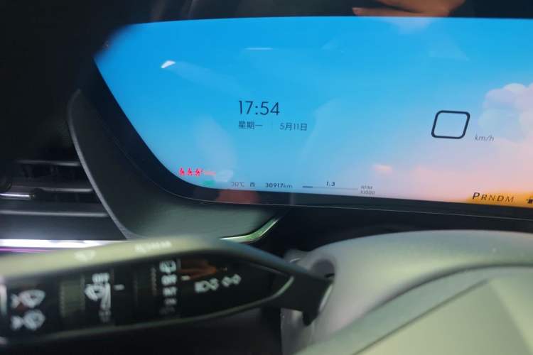 Used Buick Envision 2025 Encore Plus 28T Two-Wheel-Drive Platinum Edition Odometer Close Up