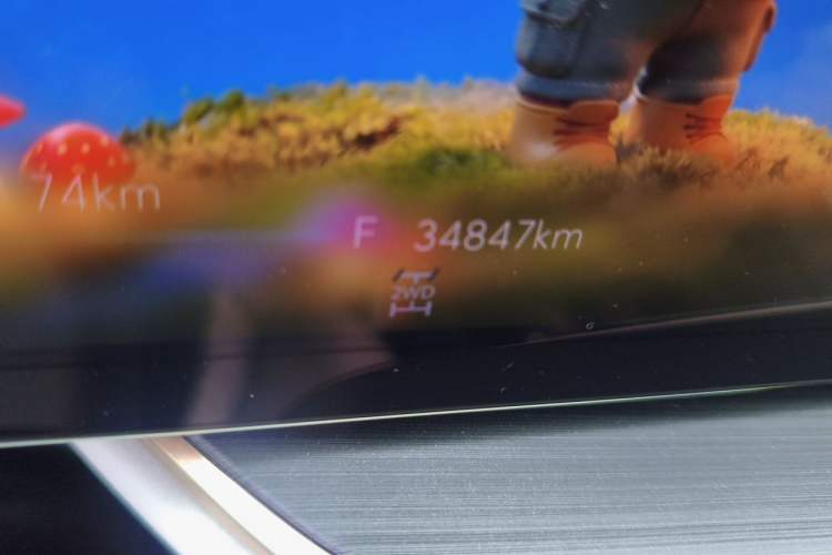 Used Buick Envision 2025 Encore Plus Four-Wheel Drive Avenir Odometer Close Up