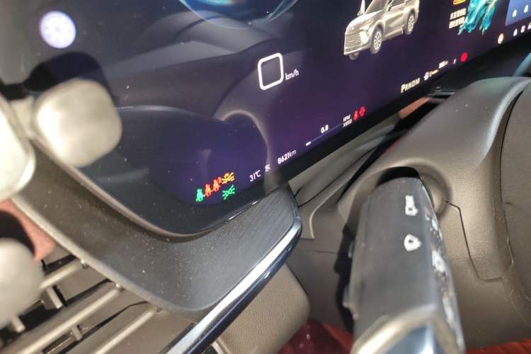 Used Buick Envision 2025 Encore Plus 28T Two-Wheel-Drive Platinum Edition Odometer Close Up