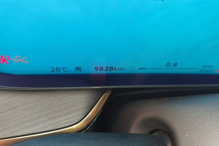 Used Buick Envision 2025 Encore Plus Four-Wheel Drive Avenir Odometer Close Up