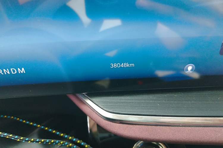 Used Buick Envision 2025 Encore Plus 28T Two-Wheel-Drive Platinum Edition Odometer Close Up
