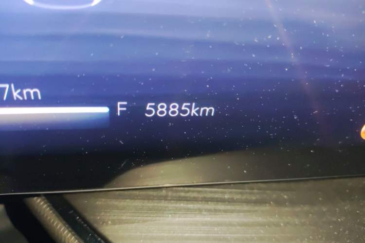 Used Buick Envision 2025 Encore Plus 28T Two-Wheel-Drive Platinum Edition Odometer Close Up